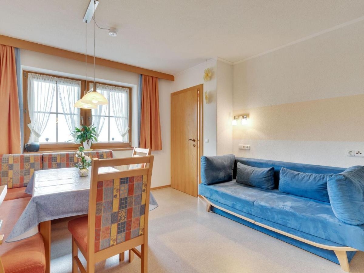 Quaint Apartment in Hainzenberg near Horbergbahn Exterior foto