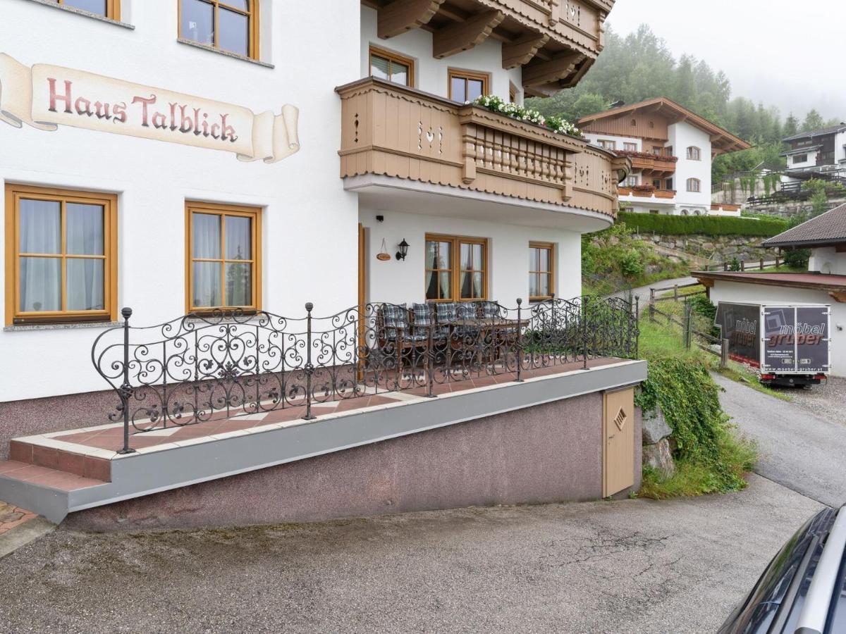 Quaint Apartment in Hainzenberg near Horbergbahn Exterior foto